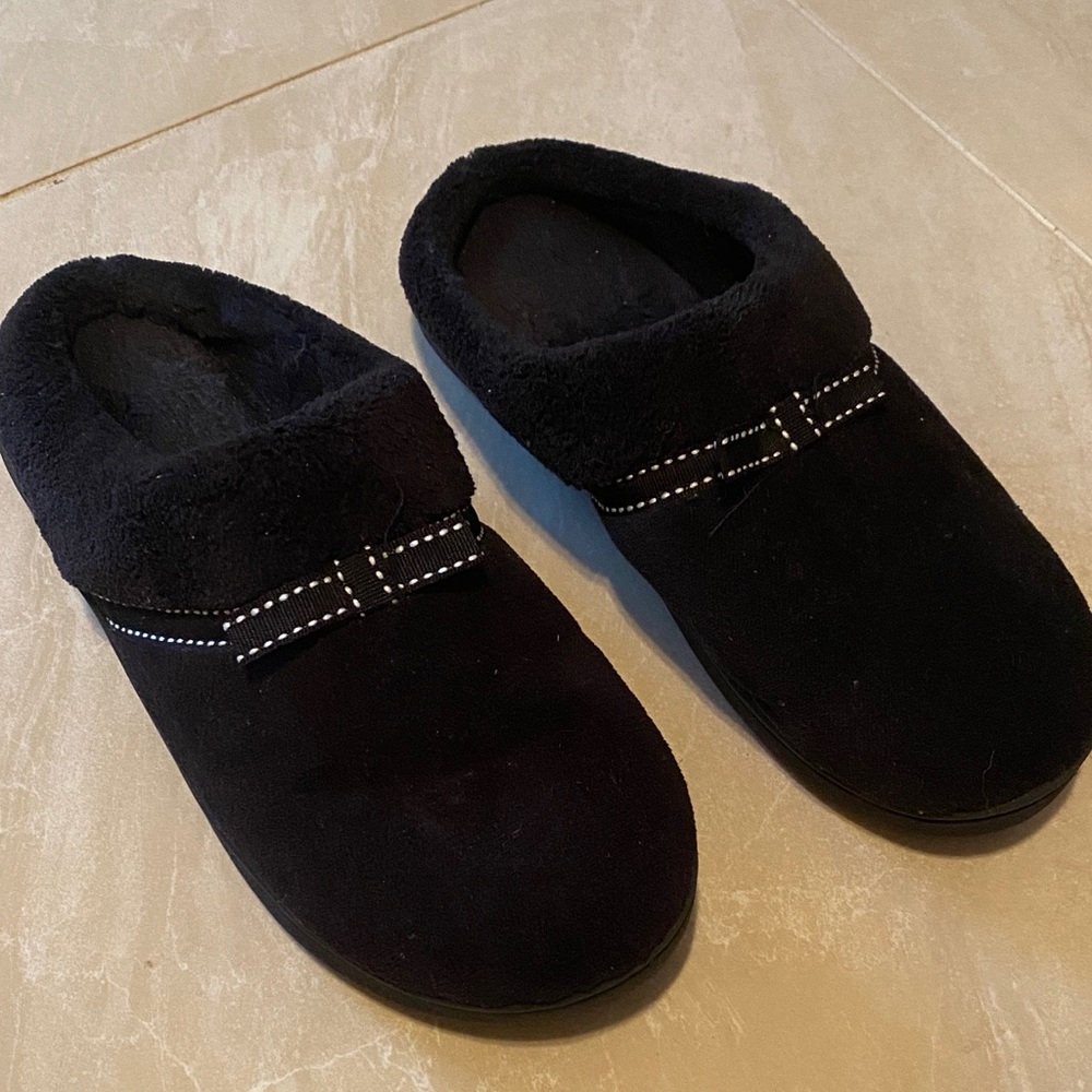 Isotoner Women's Black Slippers